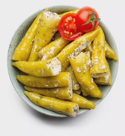 Зелени чушки от свежата витрина